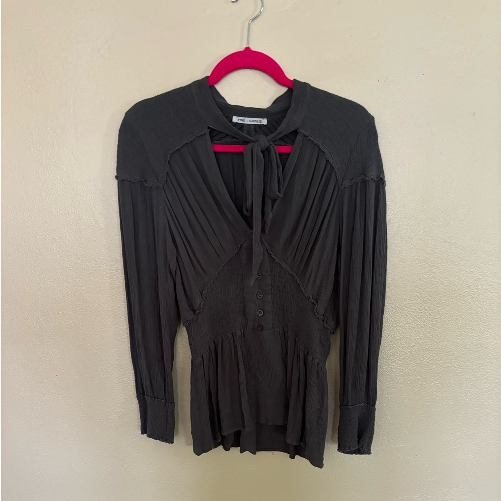 Gray long sleeve top